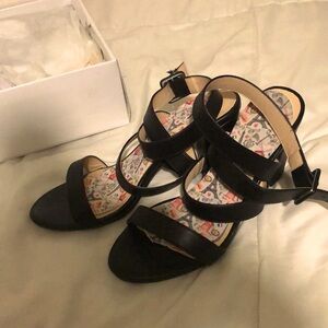 Vey nice black shoes size 9